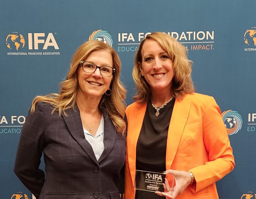 Tammy Feaster Earns Prestigious Recognition as 2023 Franchisee of the Year – Stand-Out Entrepreneur Honored by IFA at the Organization’s Annual Conference